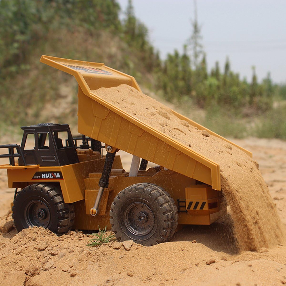 Remote Control Dump Truck 2.4Ghz RC Truck 6 Channel 4WD Construction Vehicle Toy with LED Light and Metal Cab V783