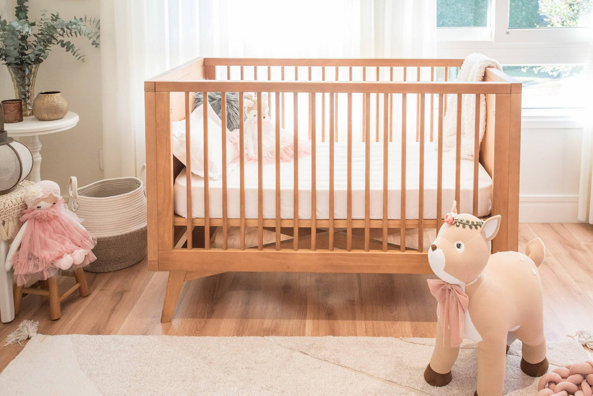 Natural Washed Convertible Crib O733