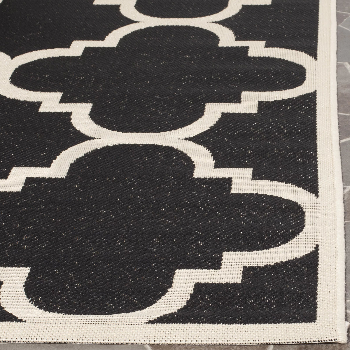 Black Beige Quatrefoil Indoor/Outdoor Area Rug P19163