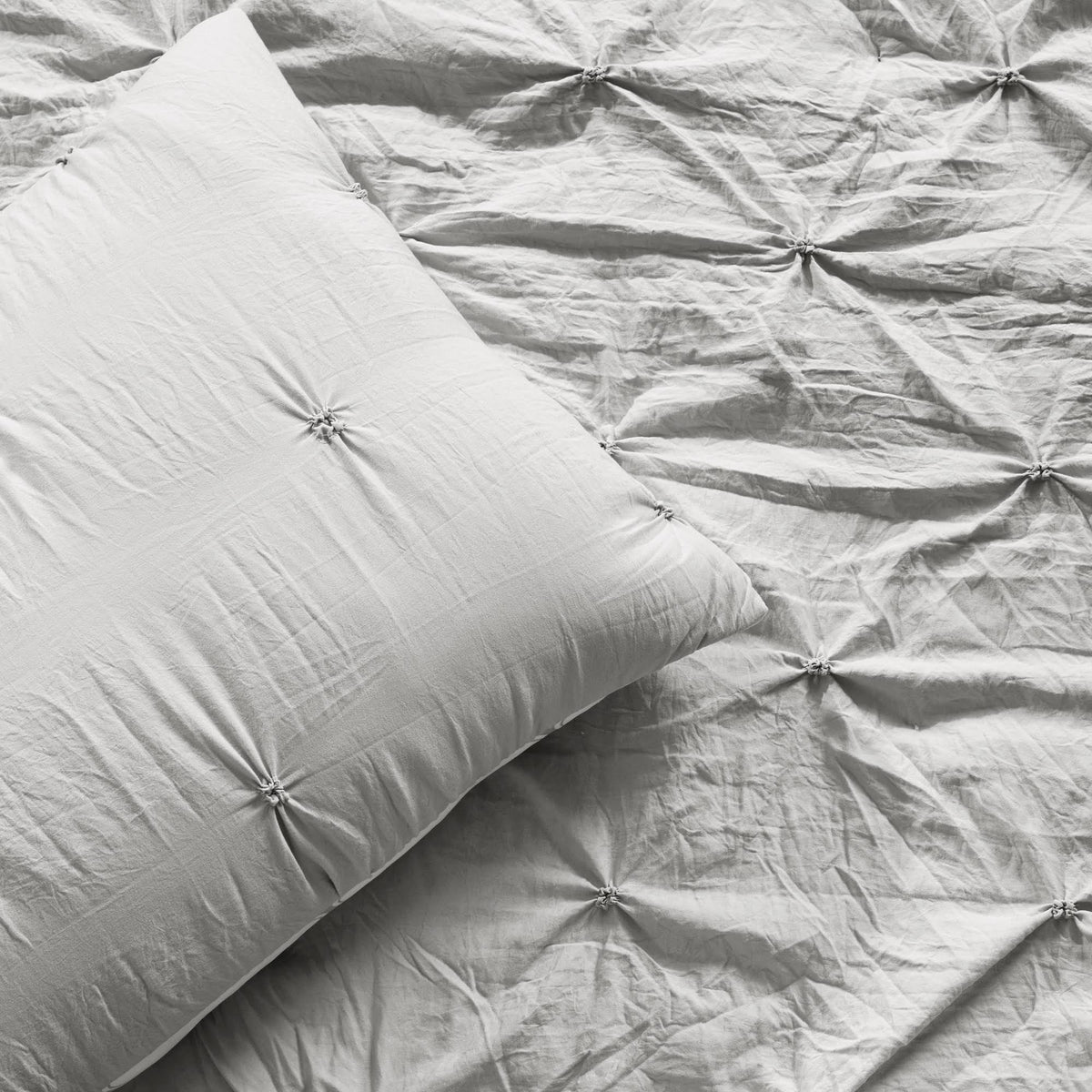 Pintuck Geo Comforter Set Full/Queen R5320