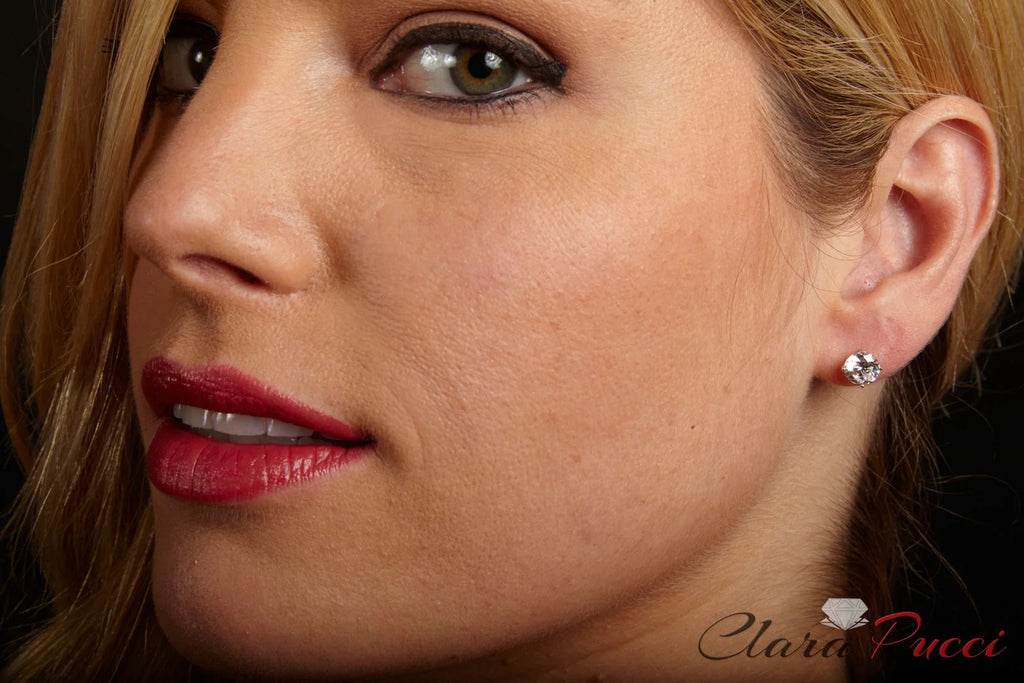 18K White Gold Solitaire Stud Earrings T5436