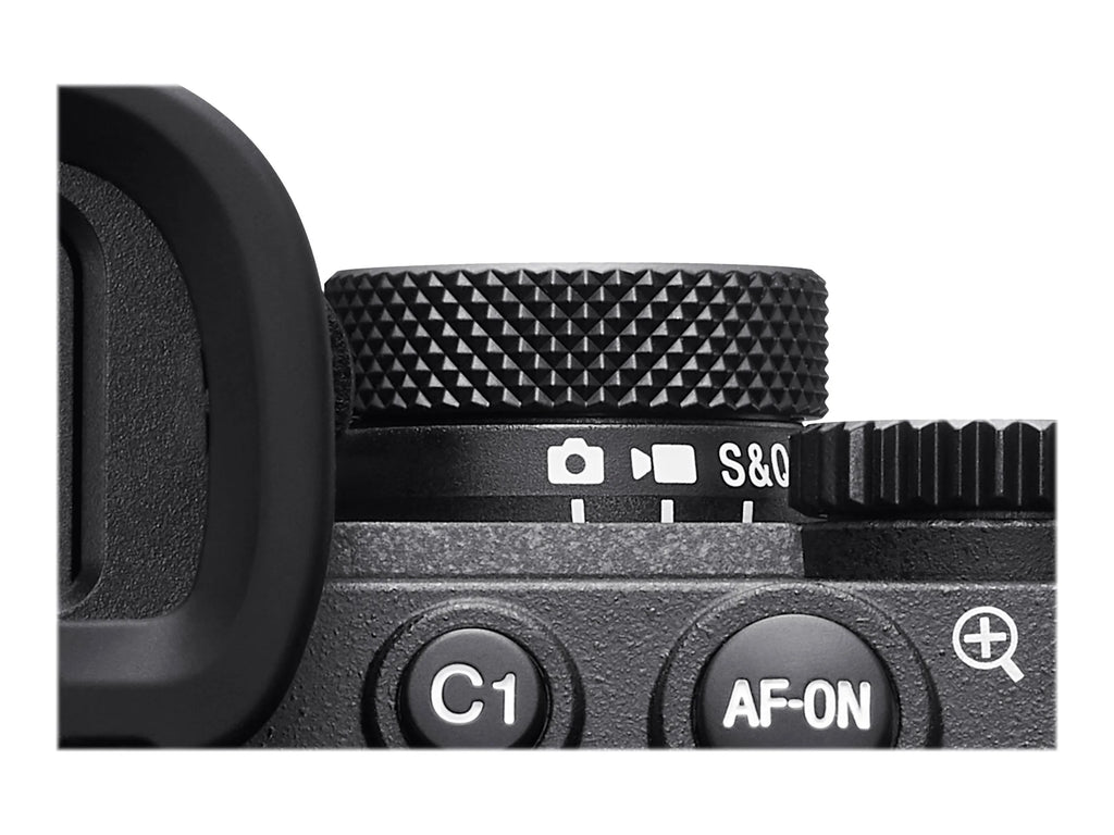 Mirrorless Digital Camera 33.0 MP Full Frame 4K L189995