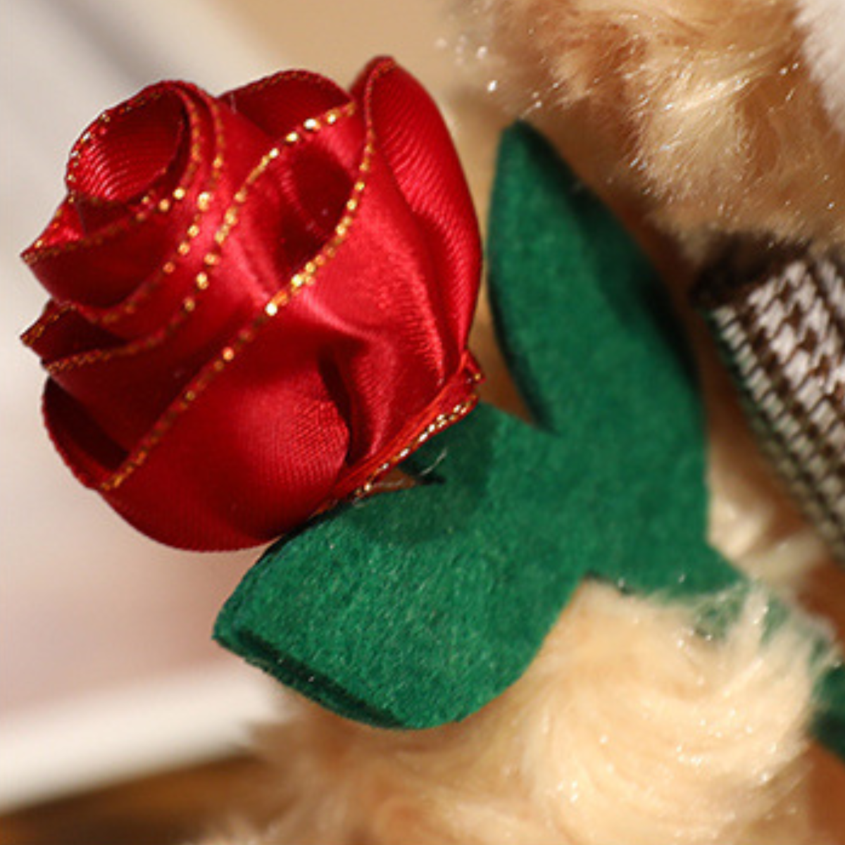 White Plush Roses Teddy Bear Doll D25797
