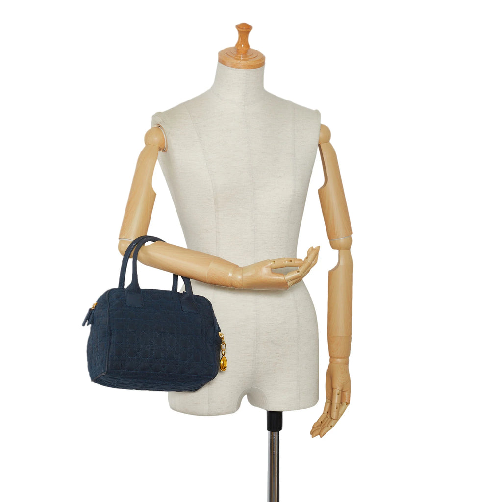 Pre-Owned Nylon Fabric Blue Top Handle Handbag L35107